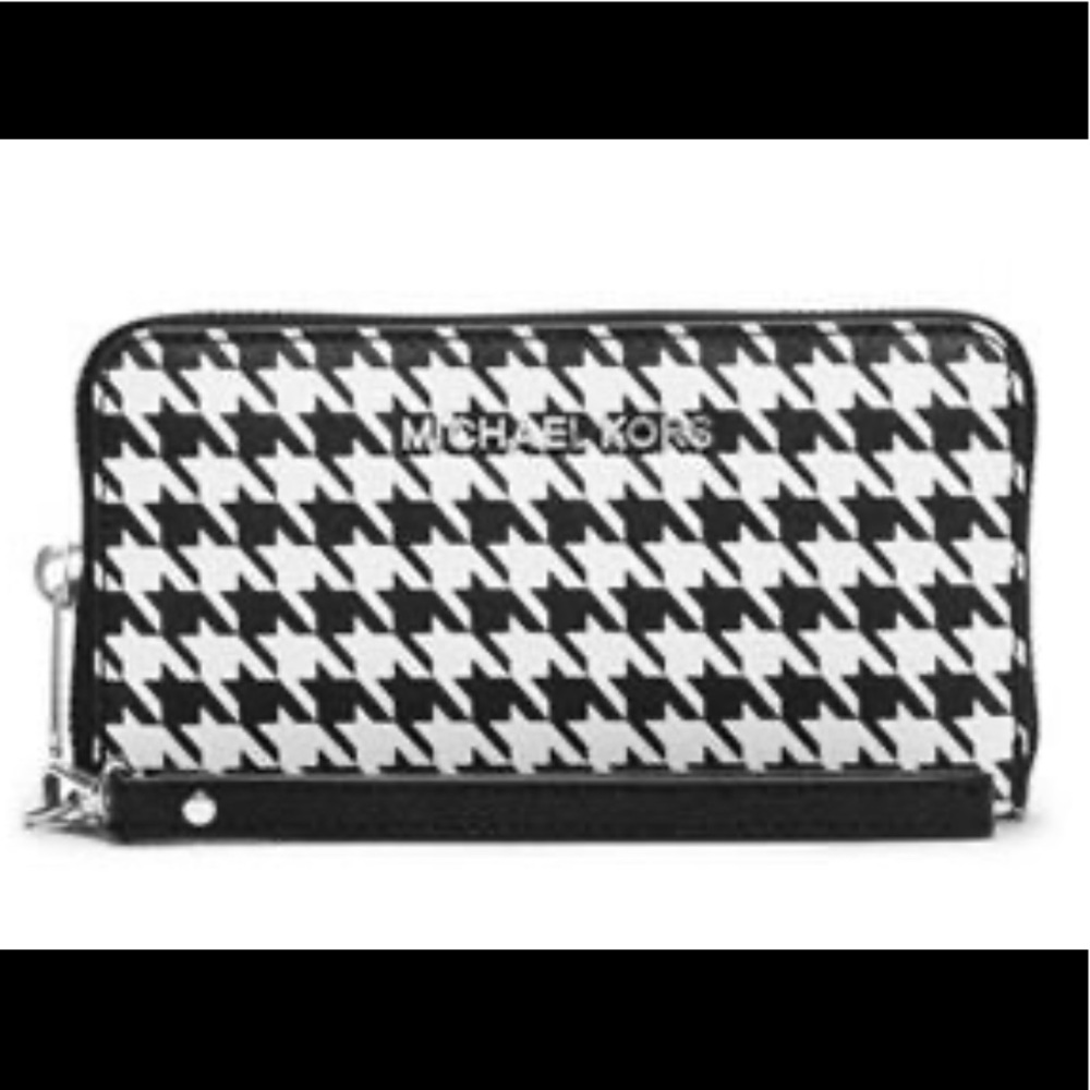 NWOT Michael Kors Houndstooth Wristlet